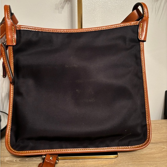 ☀️Dooney and Bourke Wayfarer Camden Nylon Double Pocket Crossbody NWOT - Picture 4 of 7